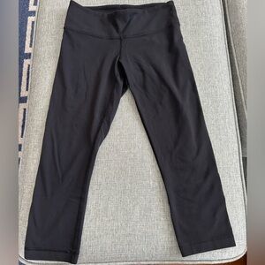 Lululemon cropped black leggings size 4